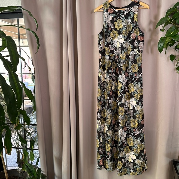 Beautiful Loft dress - Picture 1 of 7